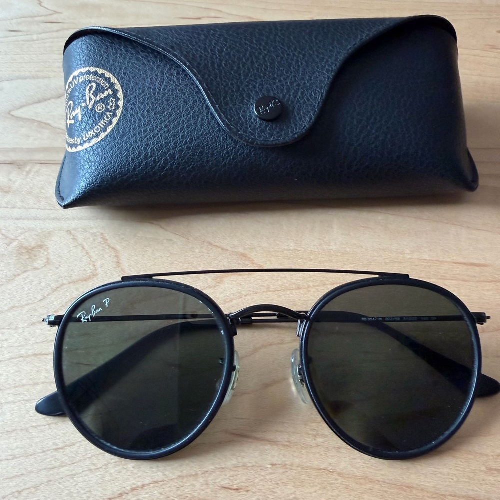 Ray-Ban Black Round Sunglasses with Case